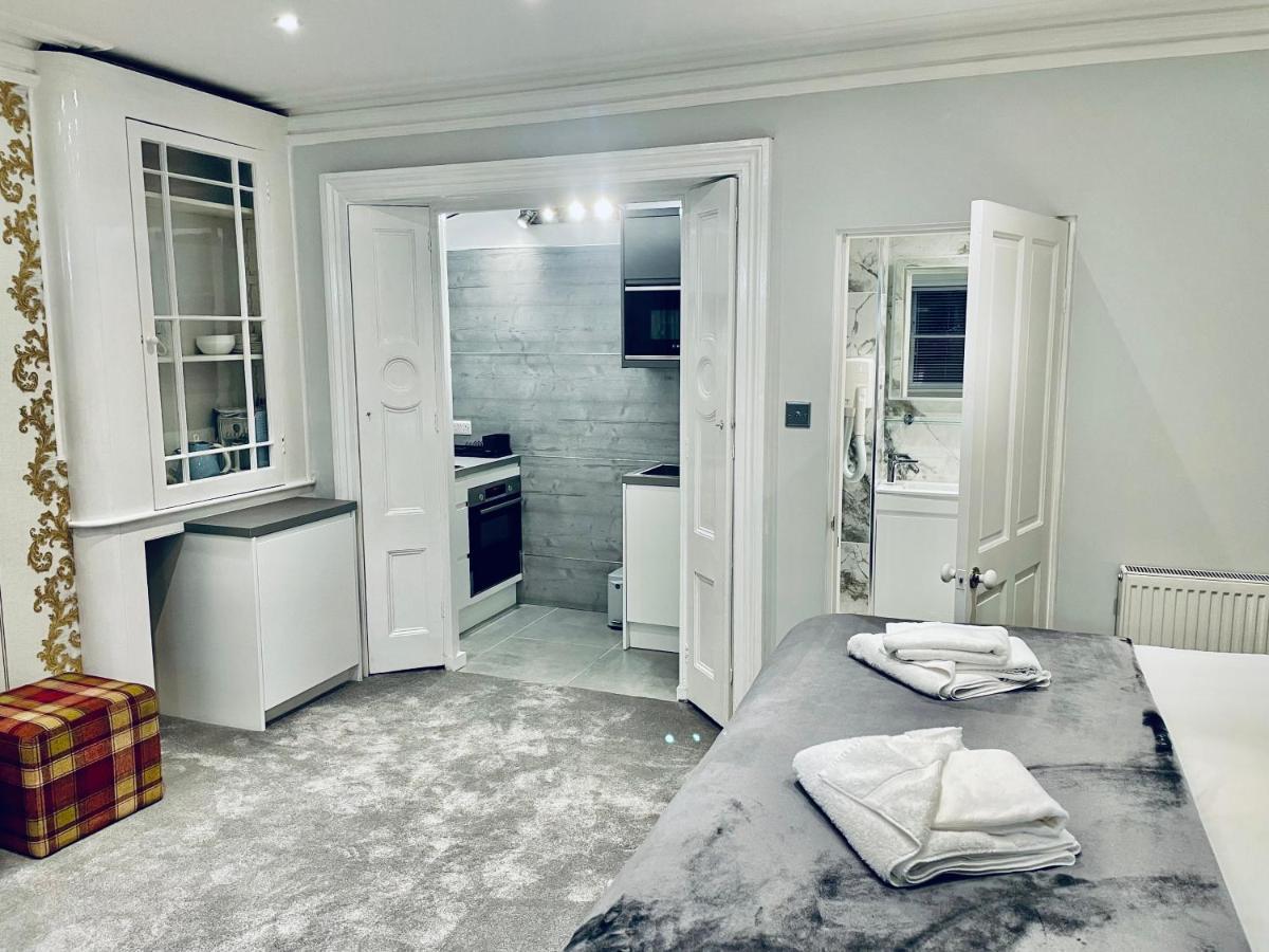 Deluxe Studios With Spa Included Портсмут Екстер'єр фото