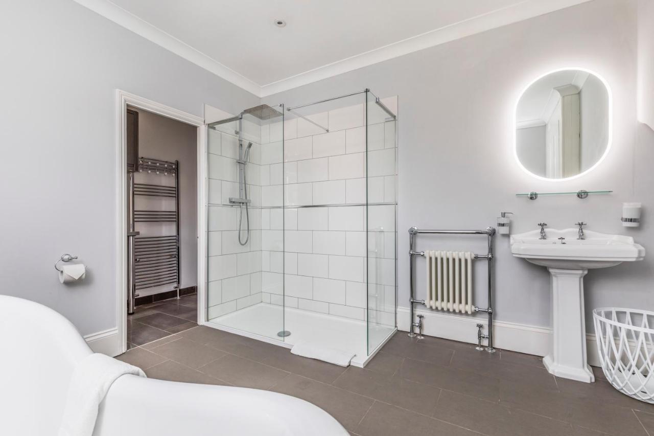 Deluxe Studios With Spa Included Портсмут Екстер'єр фото